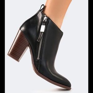 Sam Edelman Circus Blythe. In Black